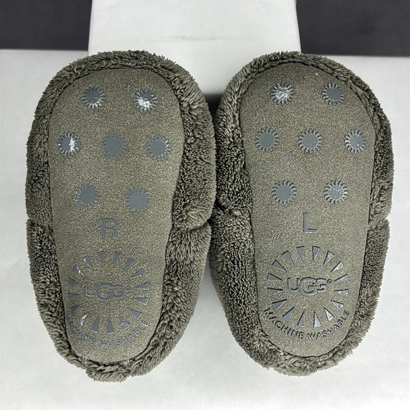 🔥🔥🔥 UGG Bixbee baby booties Size: 2/3🔥🔥🔥 - Picture 4 of 8